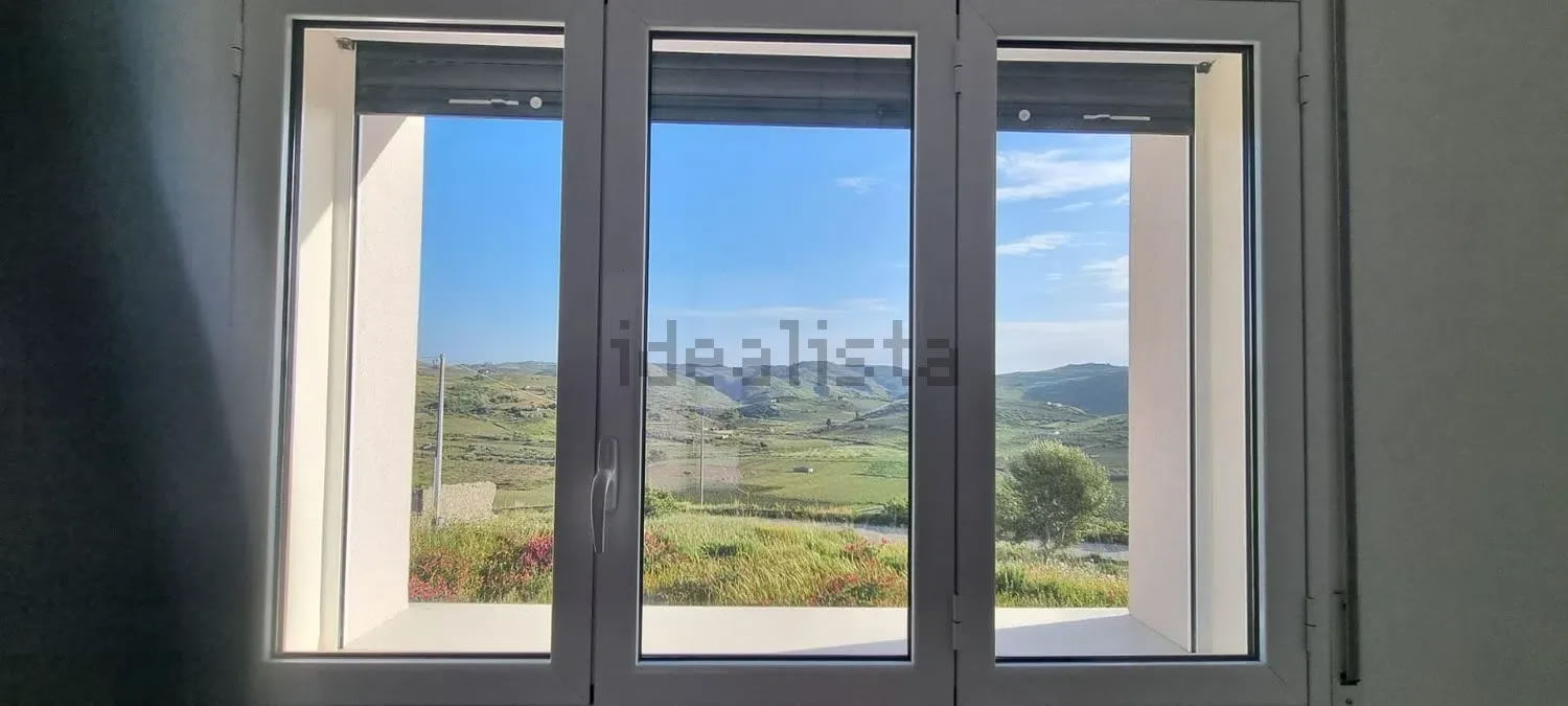 Villa in Cattolica Eraclea, in the Monaca-Salina Area �190,000