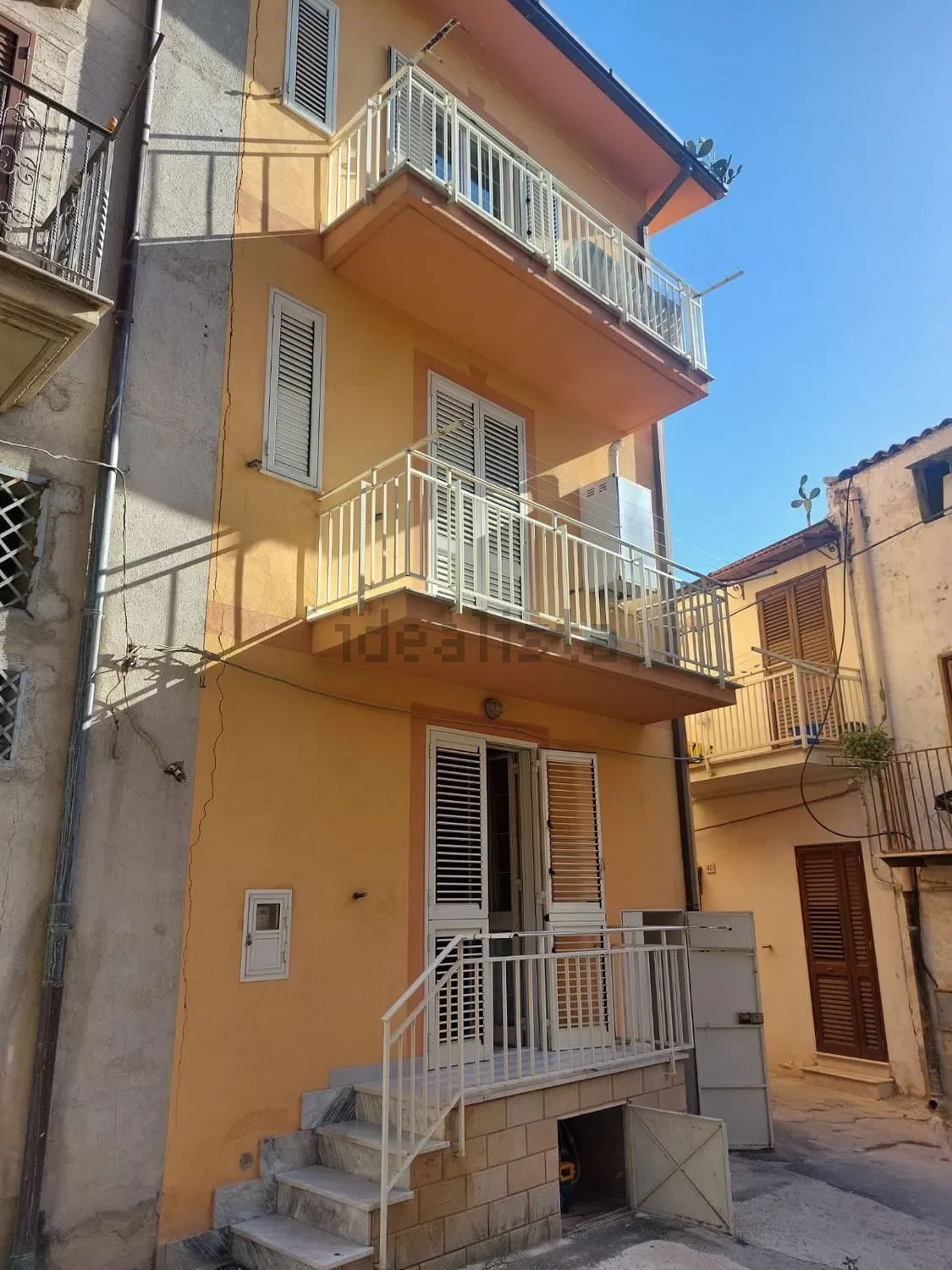 Independent house in Cattolica Eraclea �135,000