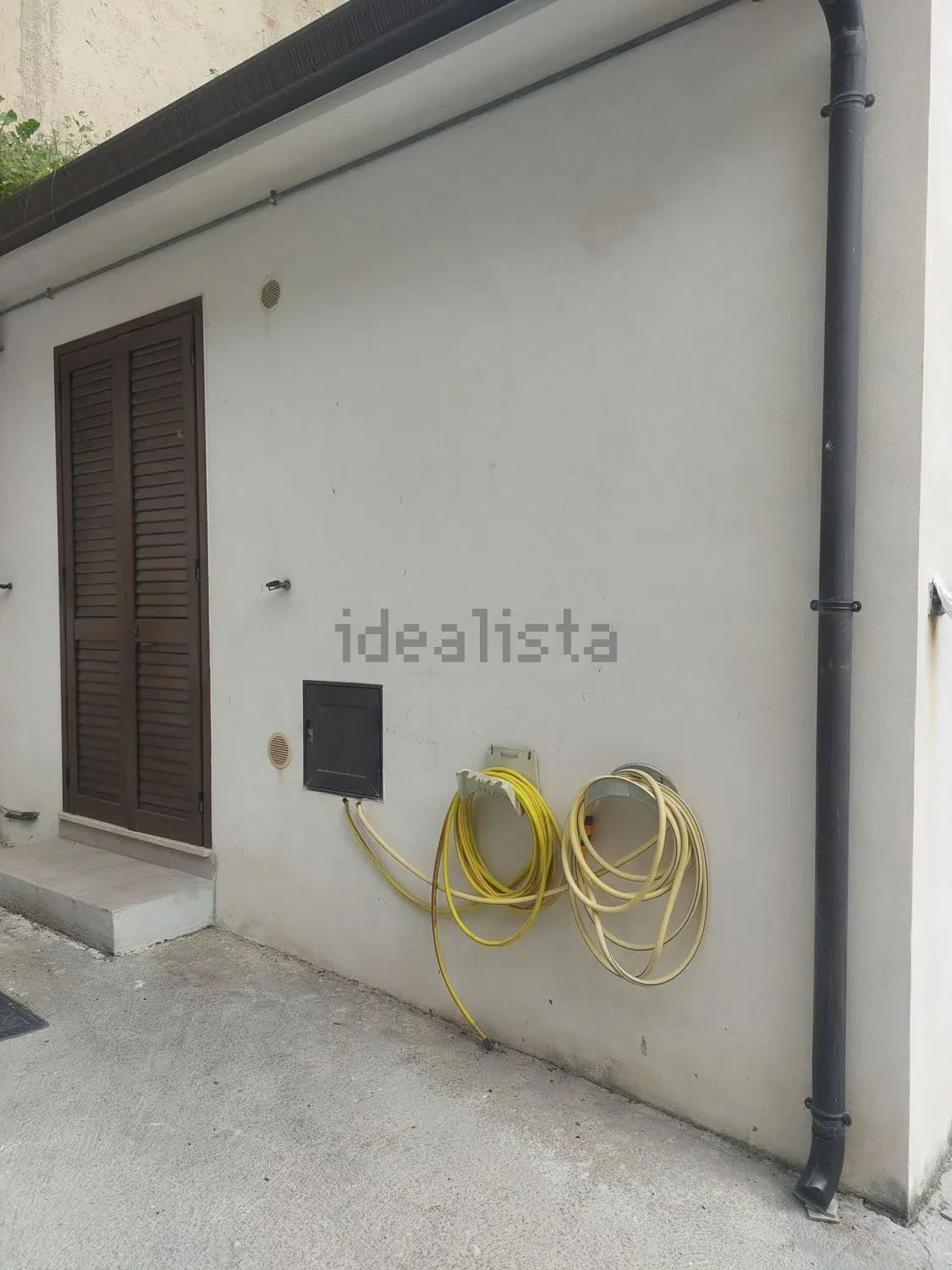 Three-room apartment for sale on Via Canale Botteghelle �55,000