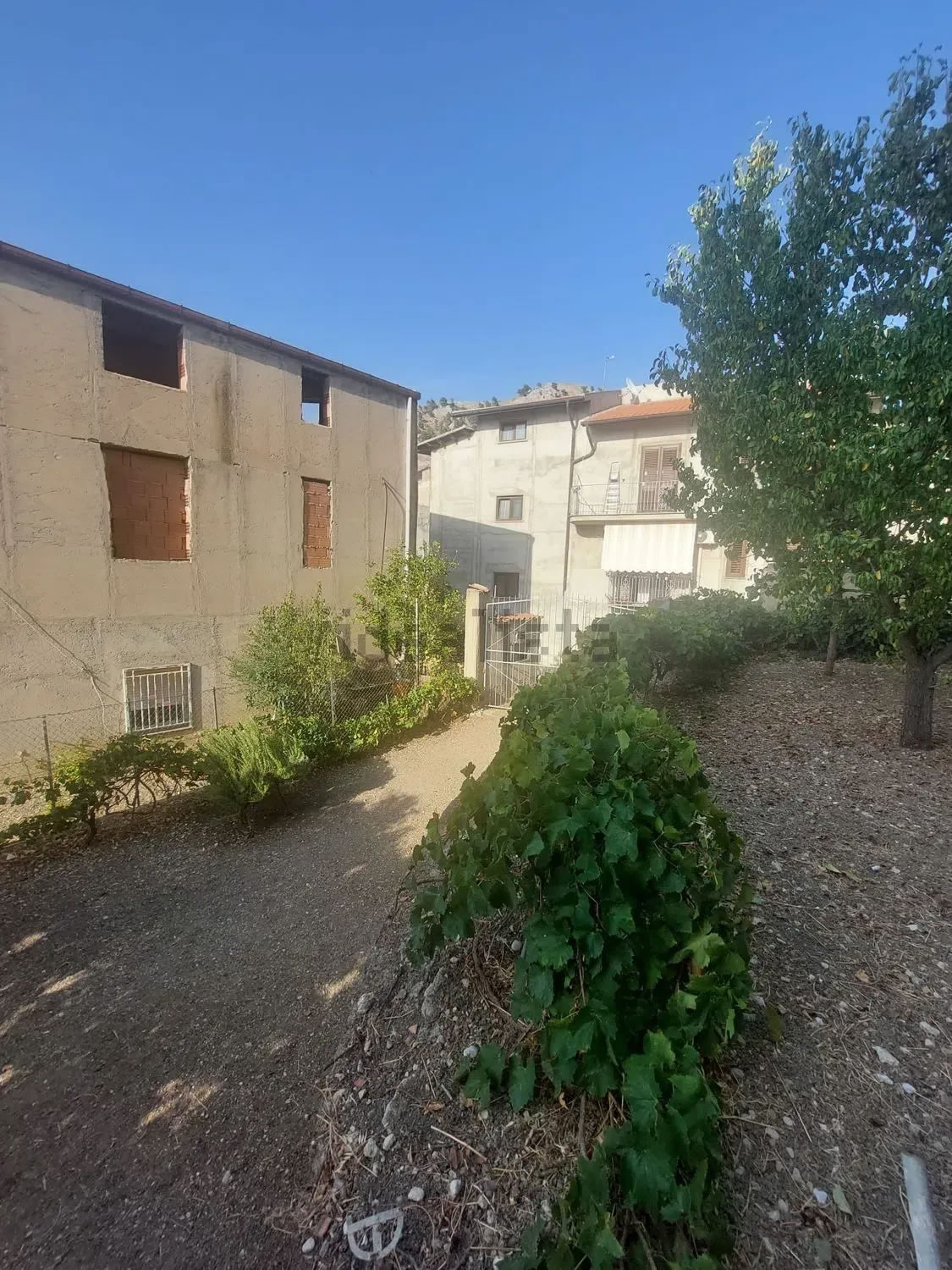 Apartment for sale on Via Giuseppe Verdi �290,000