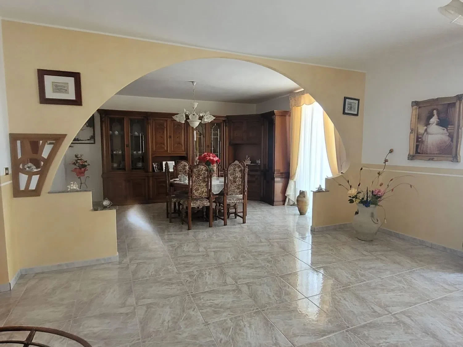 Villa for sale in Contrada Zotta �320,000